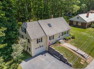 15 Oakwood Road, Cape Elizabeth, ME 04107