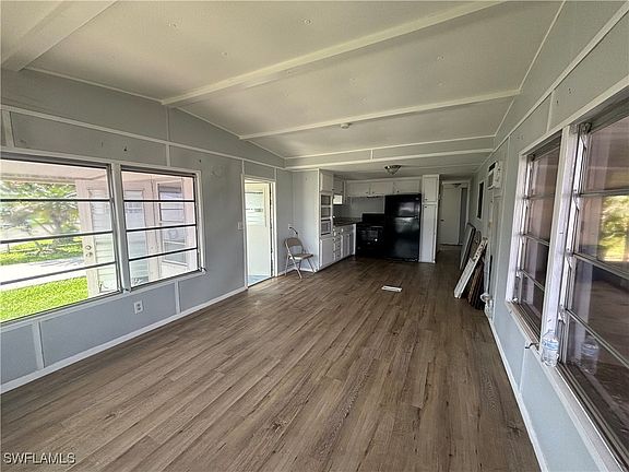4th image of 272 Flame Ln