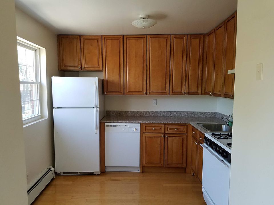 2nd image of 8402 143rd St APT 403