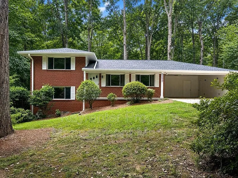 3720 Lake Dr SE — Photo 28