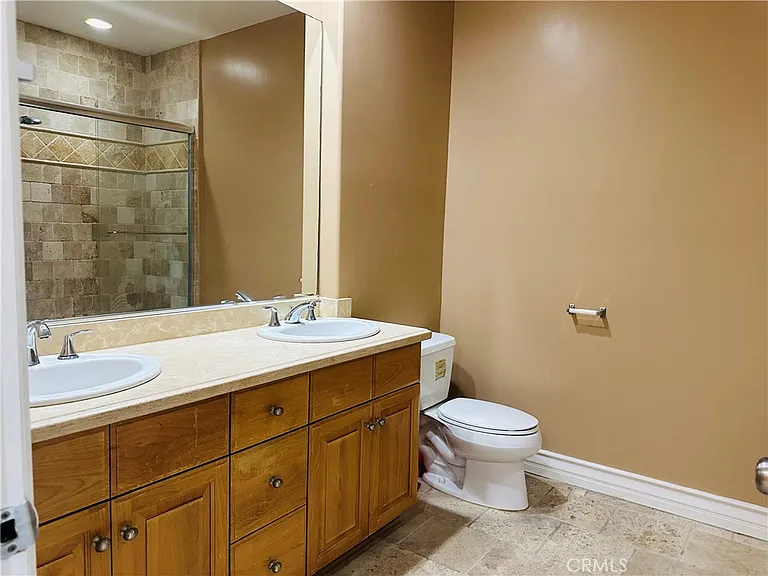 5555 Carpenter Ave #4 — Photo 21