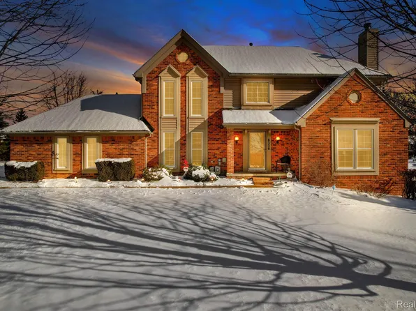 6328 Elsey Dr, Troy, MI 48098