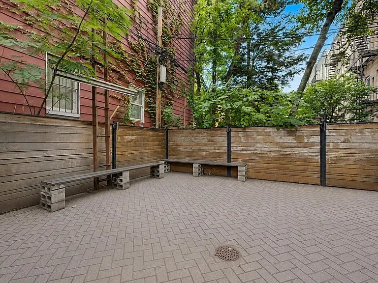 106 Bedford Ave #1R — Photo 9