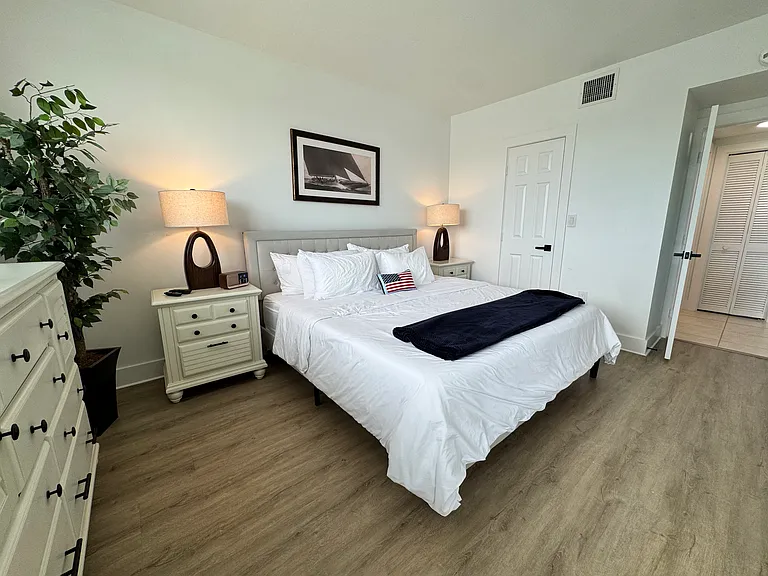 801 River Point Dr #206A — Photo 16