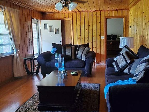 5th image of 350 Lowell Ln