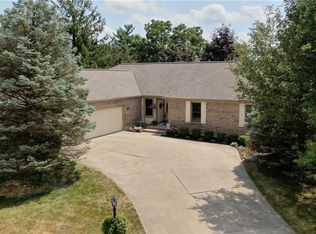 3329 Mill Run Dr, Dayton, OH 45432