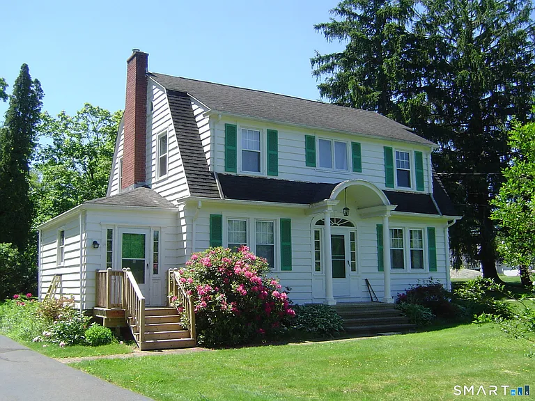 815 E Main St — Photo 1
