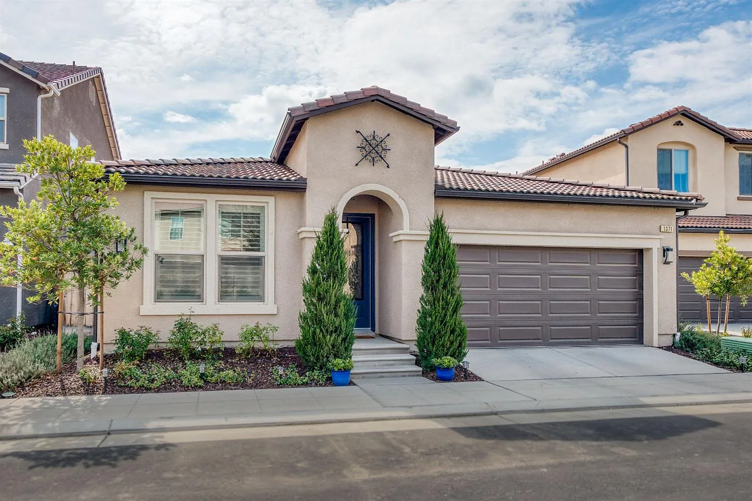 1371 E Via Azzurra Way photo 1