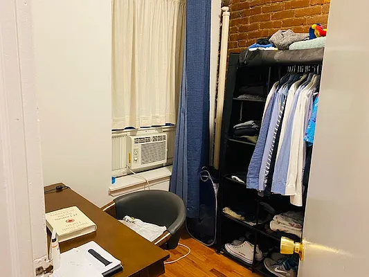 Rented by Bank Neary | media 49