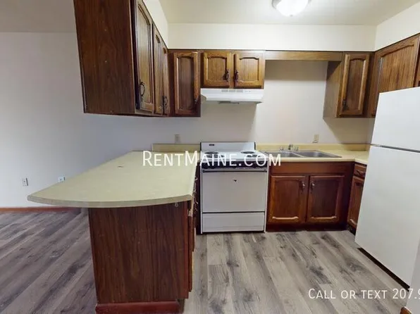 47 Sanford St APT 5, Bangor, ME 04401