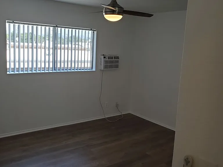 4031 McLaughlin Ave — Photo 11