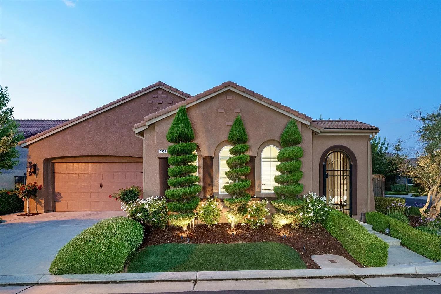 3583 Knightsbridge Ln photo 1