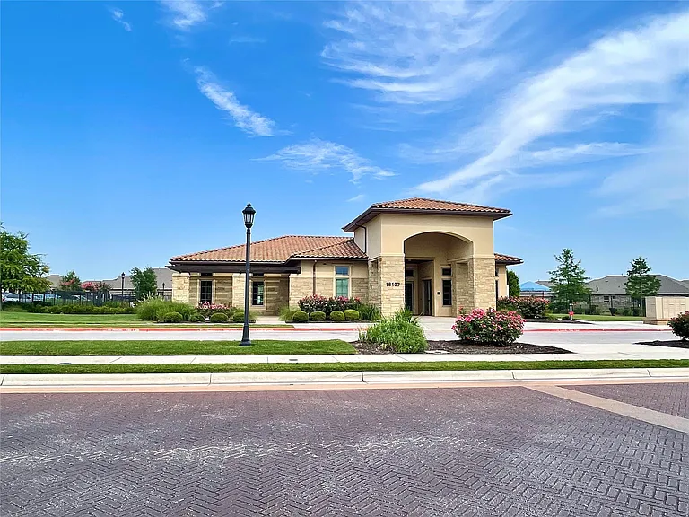 16412 Vescovo Ln — Photo 27