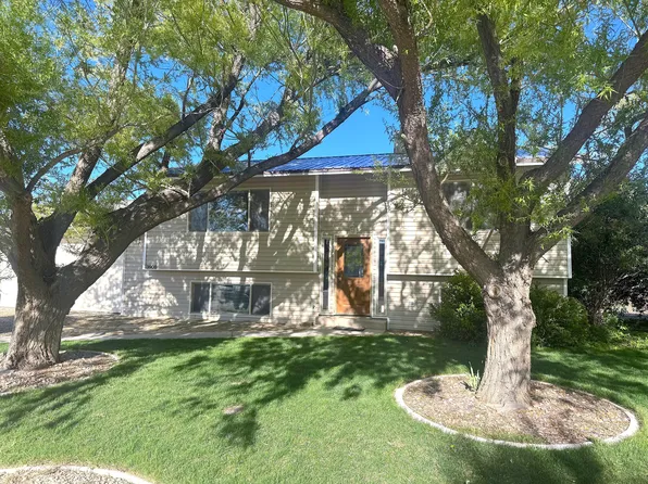 3900 N Quarterhorse Dr, Enoch, UT 84721