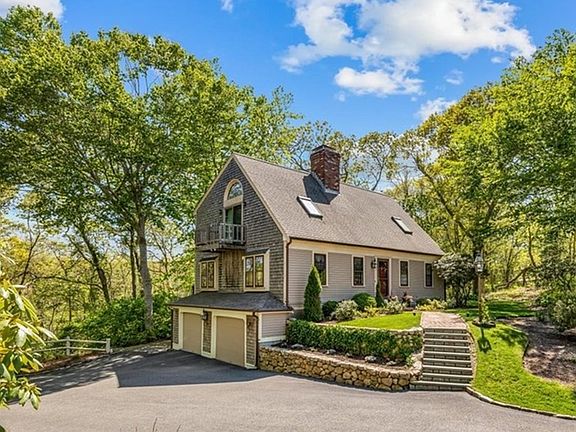 2nd image of 11 Carlson Ln