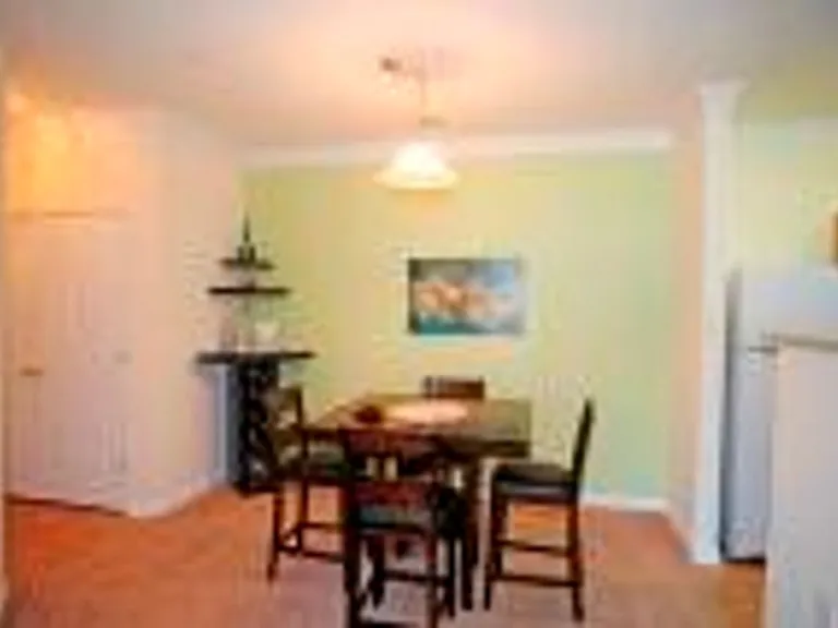 Eagle Harbor Apartments — Photo 23