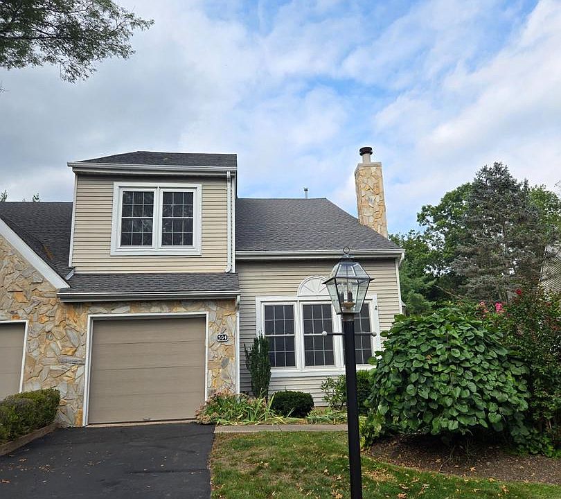 2nd image of 304 Eagle Ln