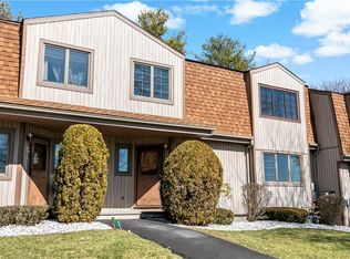11 High Meadow Trl, Peekskill, NY 10566