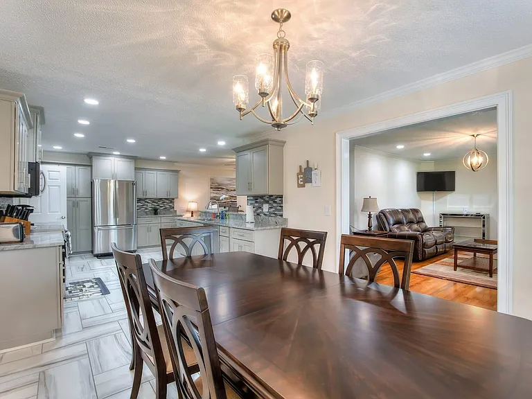 15 Pembroke Ct — Photo 4