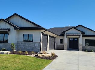 2901 S 209th St, Elkhorn, NE 68022
