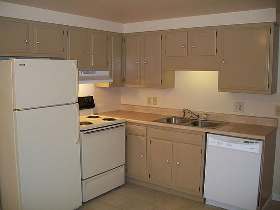 206 Chateau Lane Butler Pa for rent. 724-712-9272