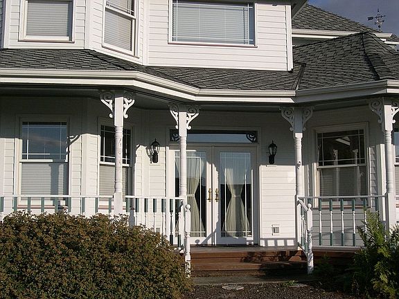 3rd image of 5512 Heather Ct NE