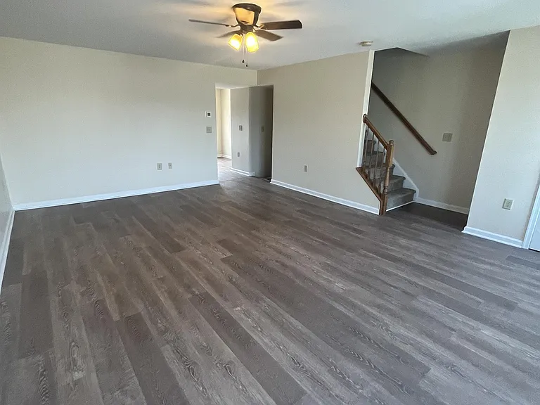 118 Myatt Ct — Photo 5