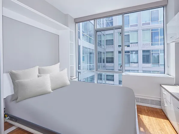 3751 Riverdale Avenue image 11 of 27