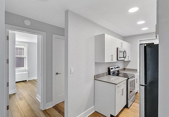 4th image of 20-35 Seagirt Blvd #4C