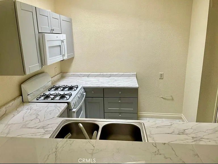 31101 Avenida El Pueblo — Photo 9