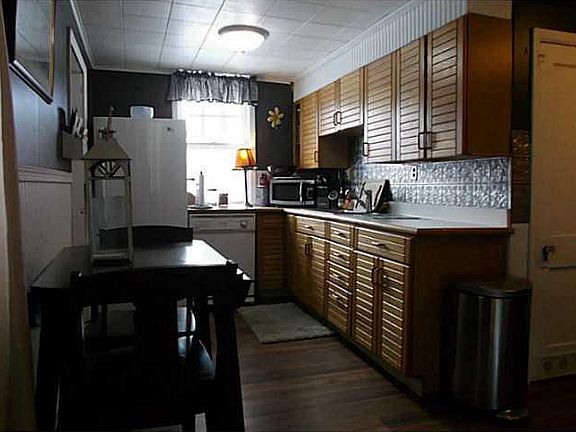 5th image of 188 Martin Ave