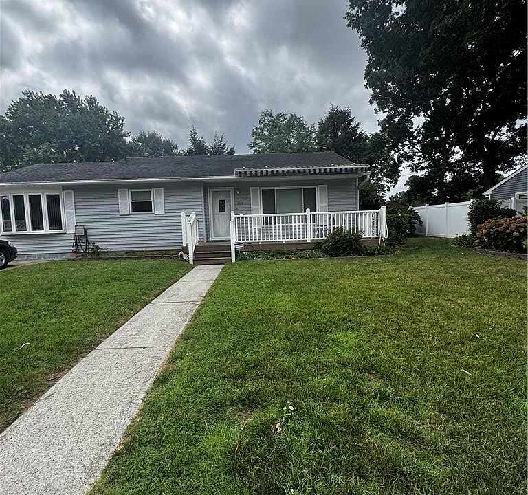 2nd image of 1544 Janke Rd