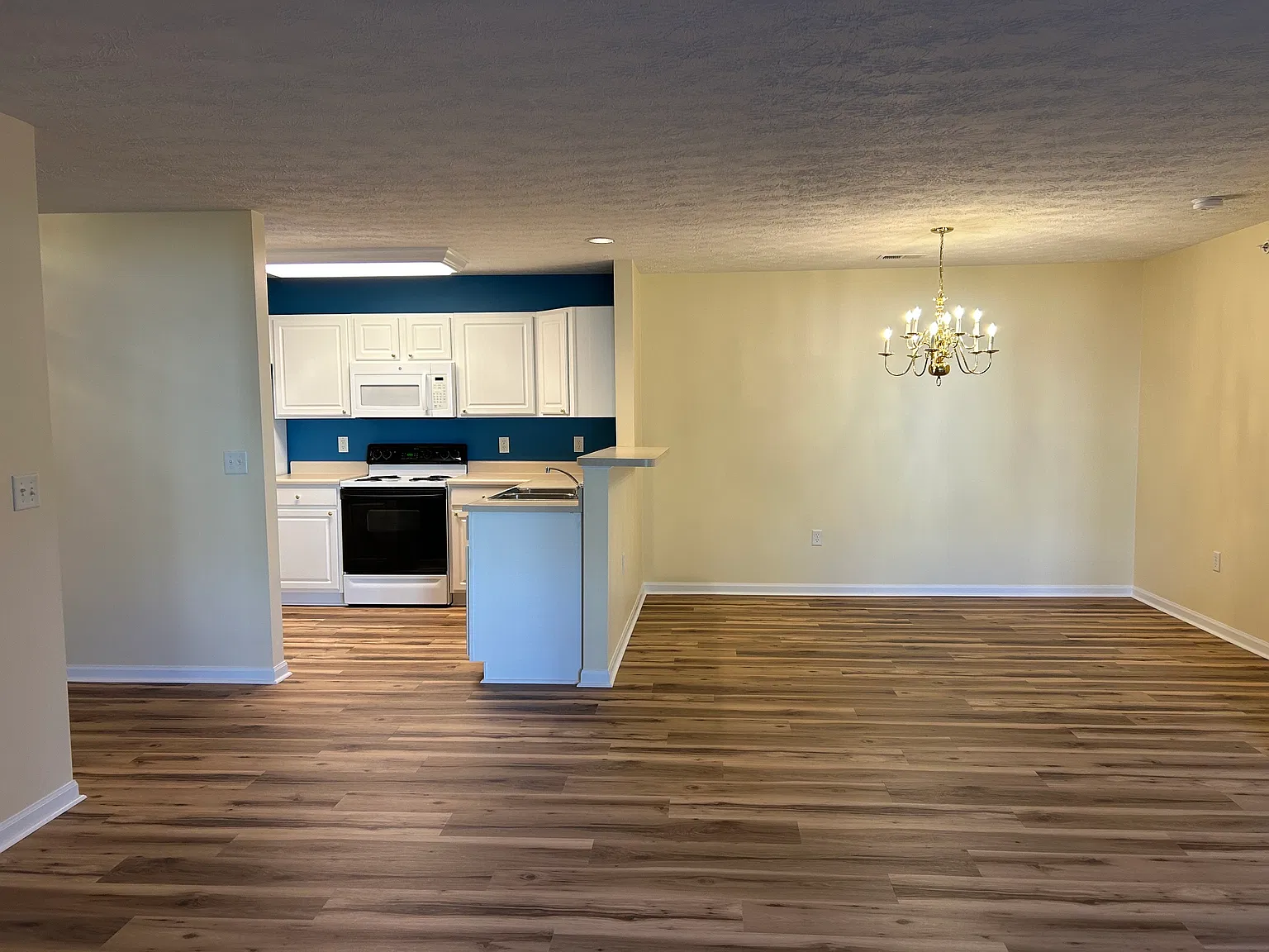 2 bed, 1355 sqft, $1,850 — Photo 4