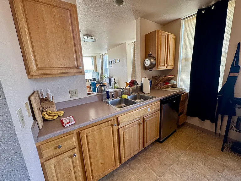 Lakeside Apartments — Photo 19