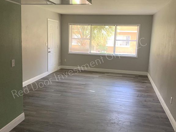 3rd image of 320 W Howry Ave #1