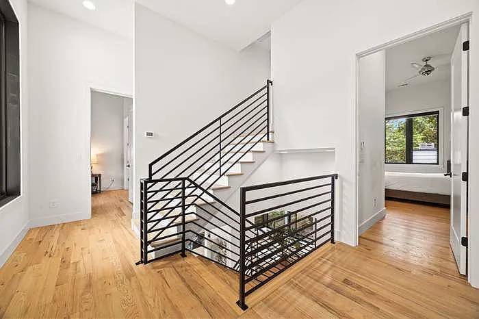 716 Village Ct — Photo 18