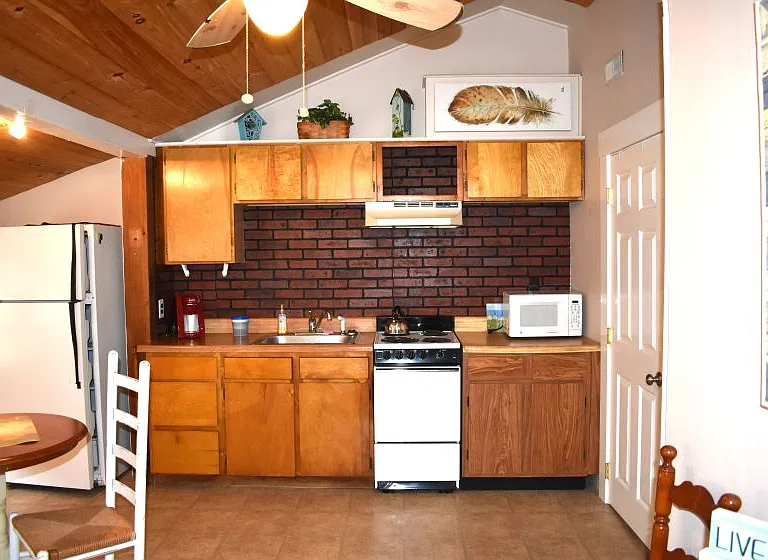 239 Squantum Rd — Photo 5
