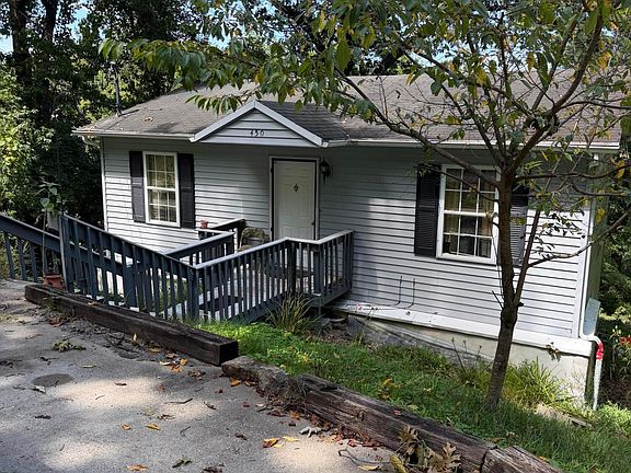 2nd image of 450 Cleveland Ave