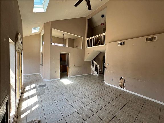 4th image of 5308 Cross Creek Dr