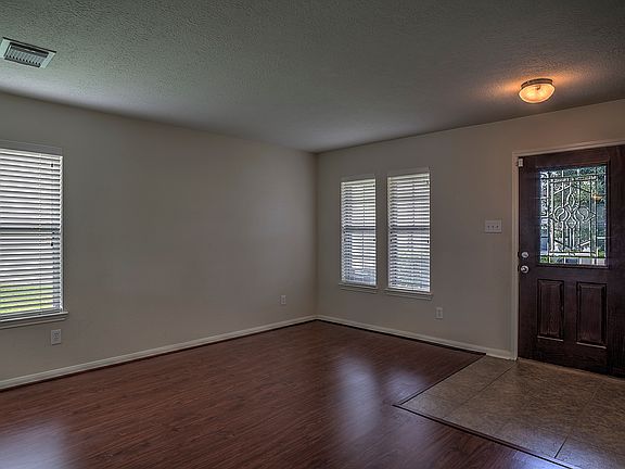 3rd image of 18210 Walden Gate Ln