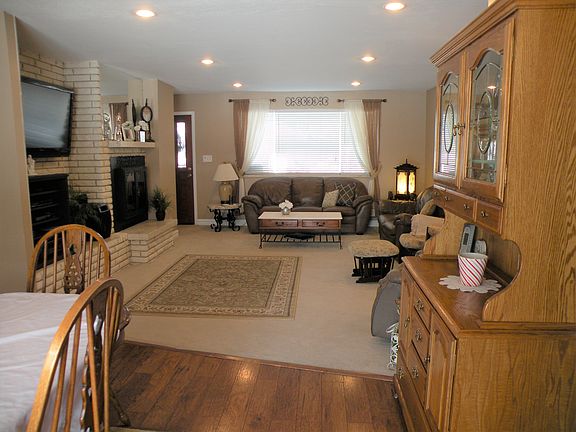 Living and dining area