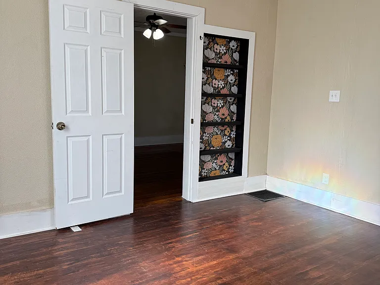 205 Locust St — Photo 13