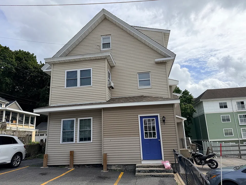 11 High St #1