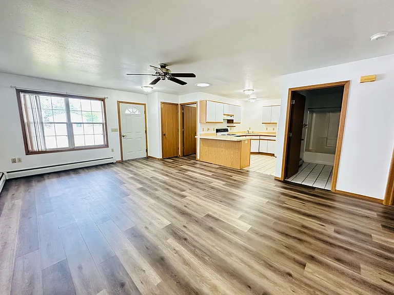 317 Crestview Ln #B — Photo 9