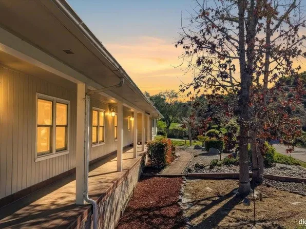 70 Corral De Tierra Rd, Salinas, CA 93908