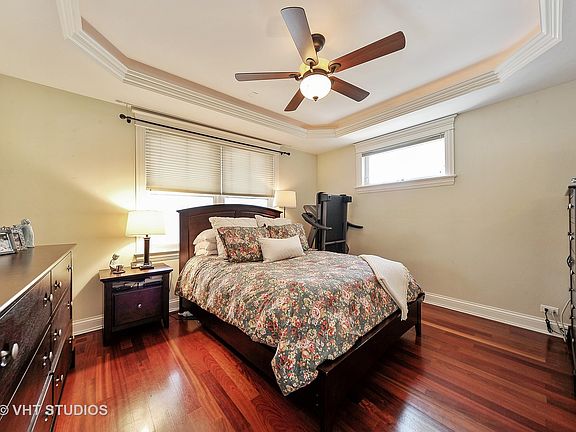 4th image of 3241 N Clifton Ave Unit 2