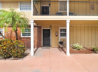 200 Country Club Dr APT 505, Largo, FL 33771