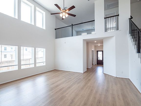 5th image of 440 Blue Hibiscus Dr