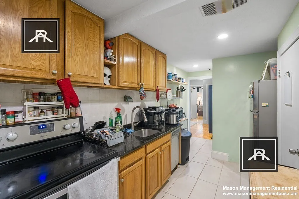 1 bed, 1.0 bath, $2,200 — Photo 1