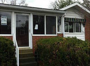 423 Lougeay Rd, Pittsburgh, PA 15235